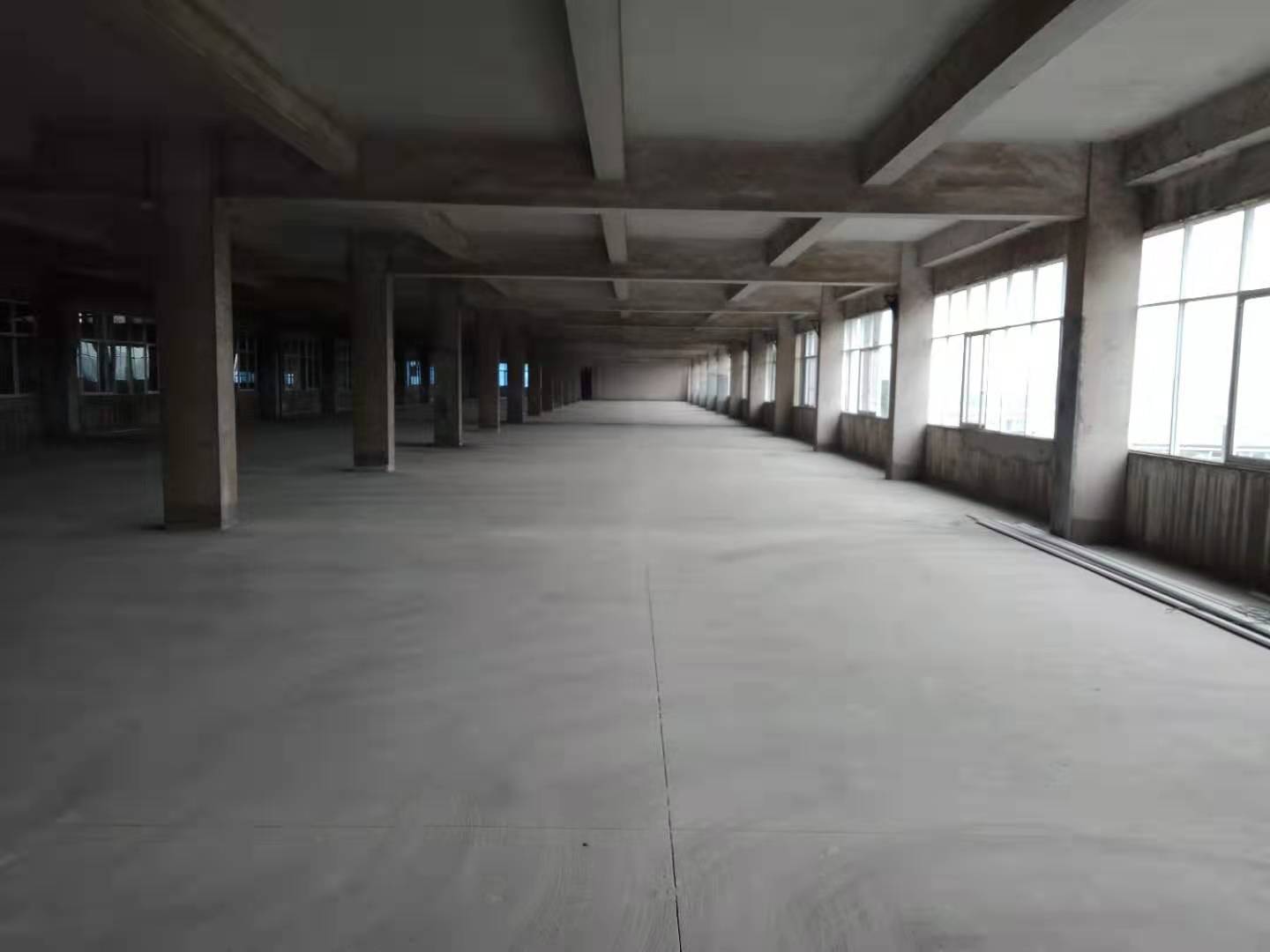 【湖北】富驰化工厂房使用德立固混凝土密封固化剂改造不起砂地坪